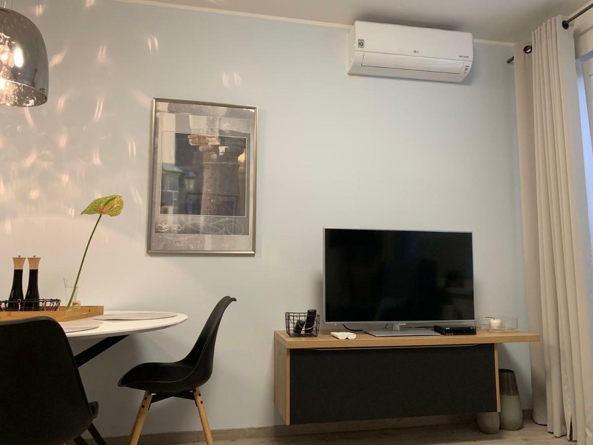 The Town Hall Residence -Welcome Home Apartment-Free Outdoor Parking-Ac Caşonia Exterior foto