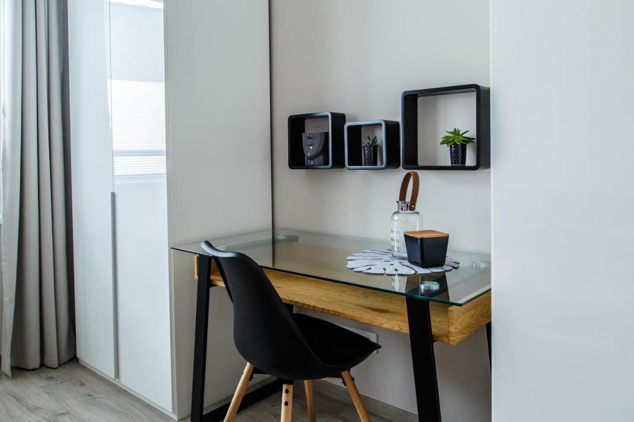 The Town Hall Residence -Welcome Home Apartment-Free Outdoor Parking-Ac Caşonia Exterior foto