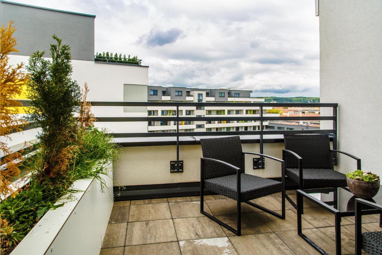 The Town Hall Residence -Welcome Home Apartment-Free Outdoor Parking-Ac Caşonia Exterior foto