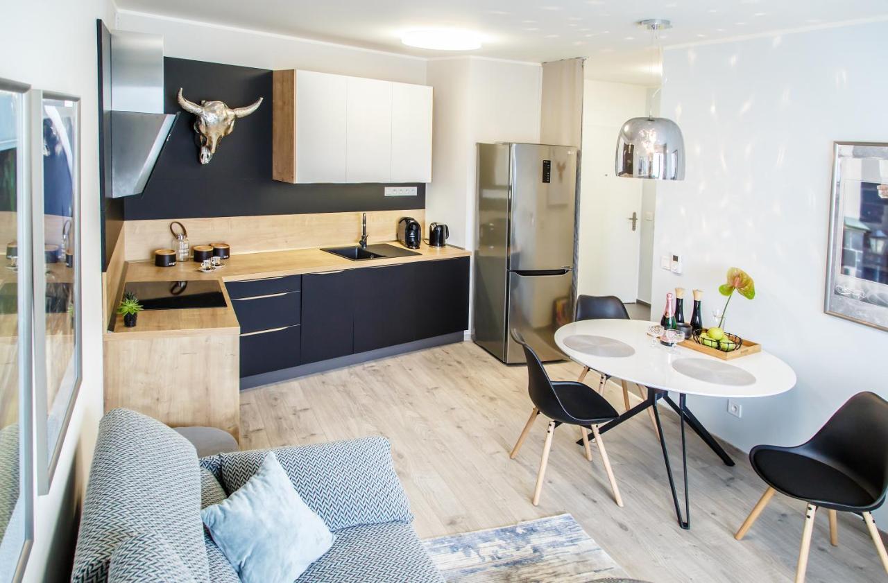 The Town Hall Residence -Welcome Home Apartment-Free Outdoor Parking-Ac Caşonia Exterior foto