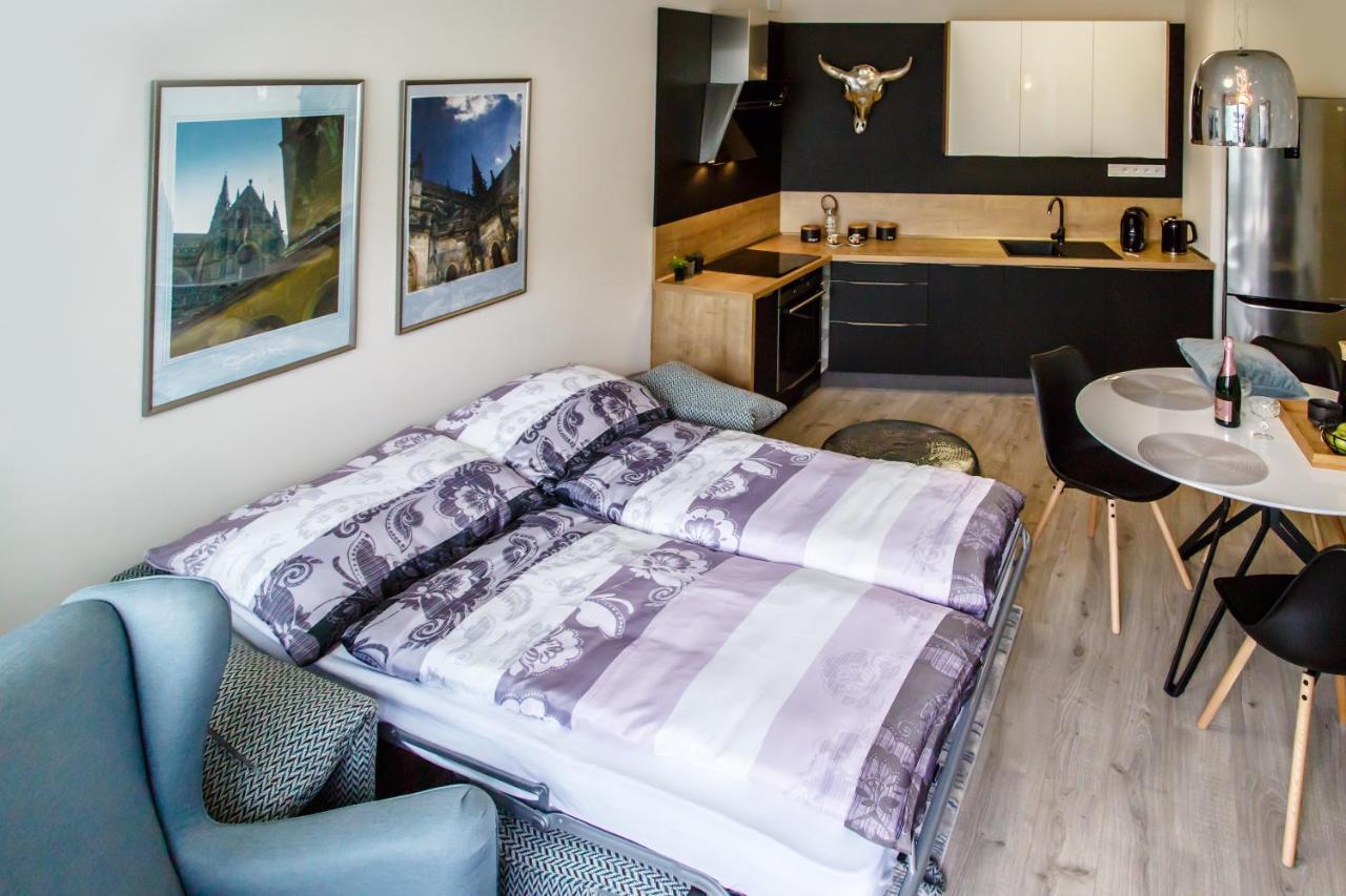 The Town Hall Residence -Welcome Home Apartment-Free Outdoor Parking-Ac Caşonia Exterior foto